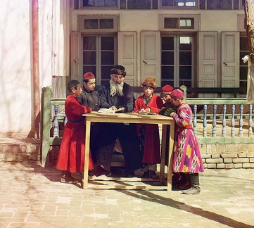 04442v_Jewish_children_with_teacher_Samarkand